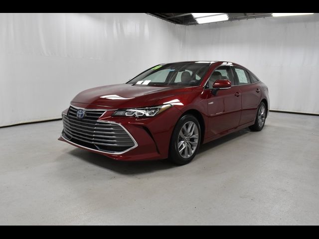 2020 Toyota Avalon Hybrid XLE