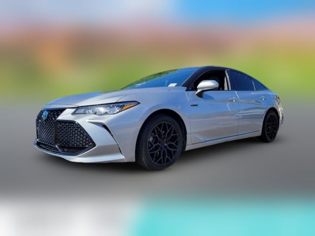 2020 Toyota Avalon Hybrid XLE