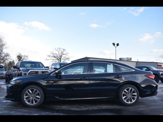 2020 Toyota Avalon Hybrid XLE