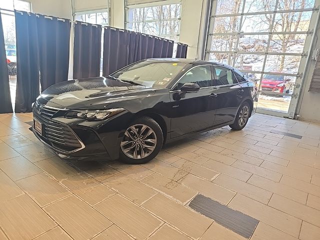 2020 Toyota Avalon Hybrid XLE