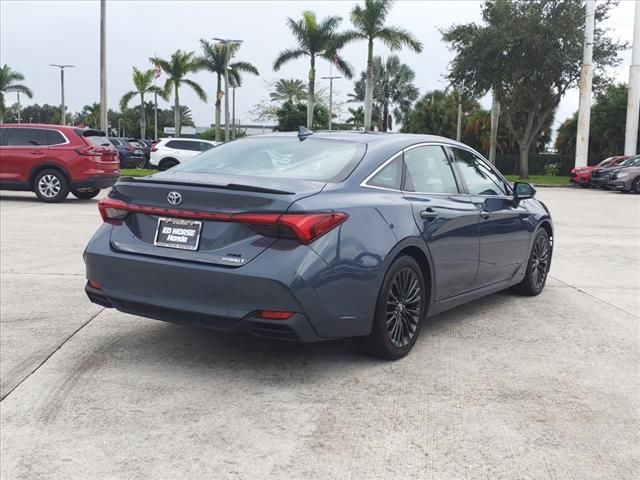 2020 Toyota Avalon Hybrid XSE