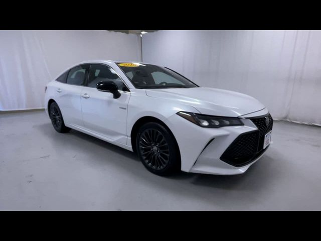 2020 Toyota Avalon Hybrid XSE