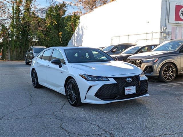 2020 Toyota Avalon Hybrid XSE