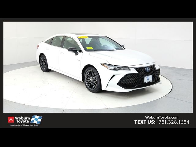 2020 Toyota Avalon Hybrid XSE