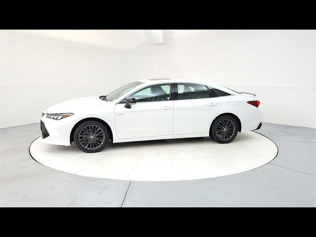 2020 Toyota Avalon Hybrid XSE