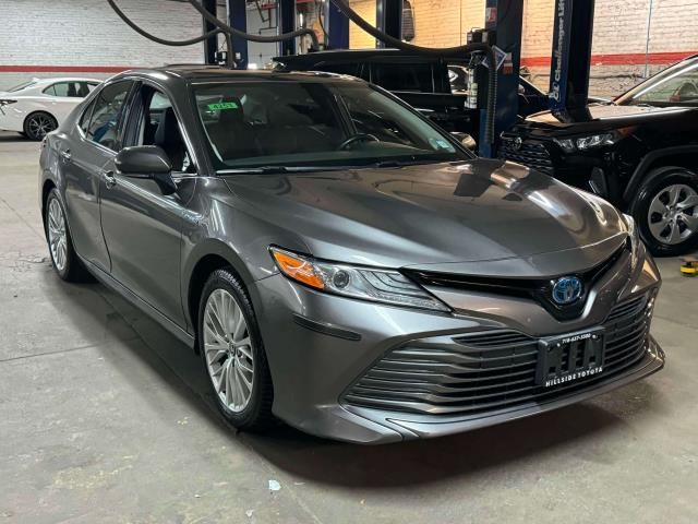 2020 Toyota Camry Hybrid XLE