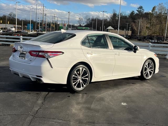 2020 Toyota Camry SE