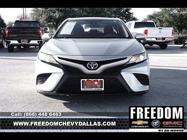 2020 Toyota Camry SE