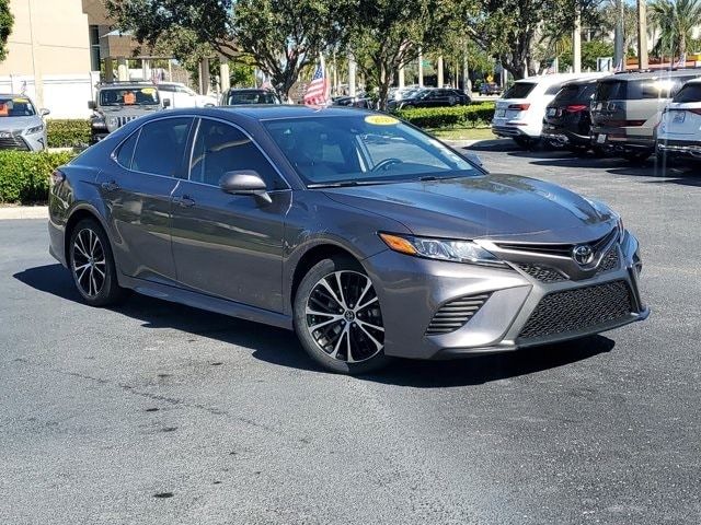 2020 Toyota Camry SE