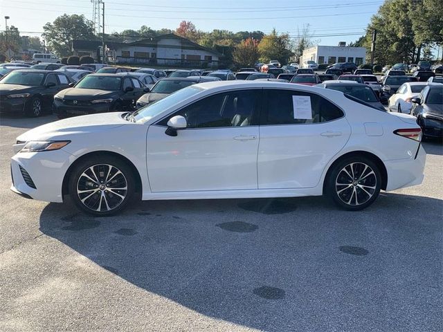 2020 Toyota Camry SE