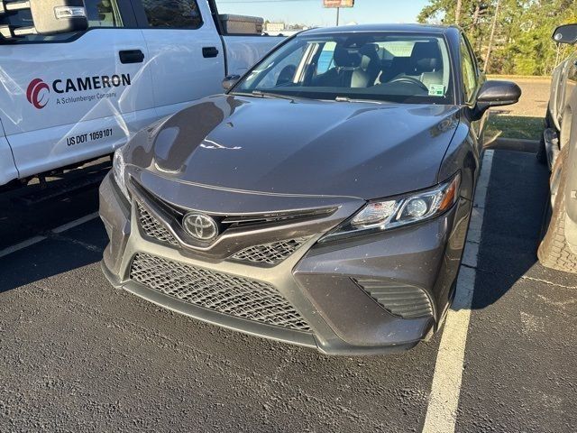 2020 Toyota Camry SE