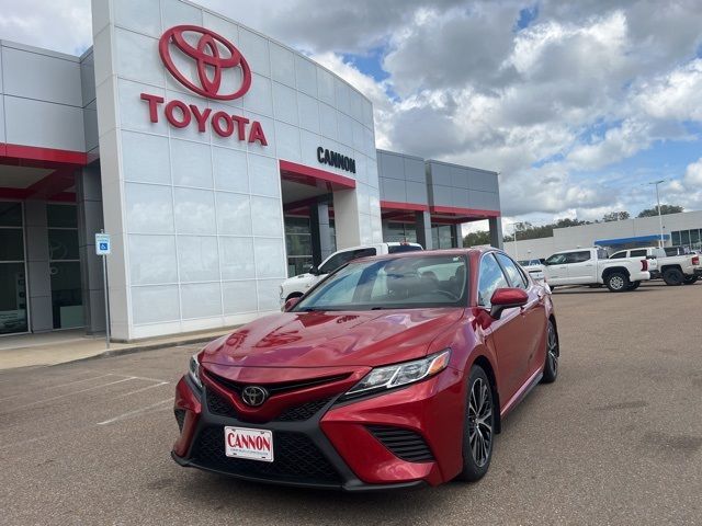 2020 Toyota Camry SE