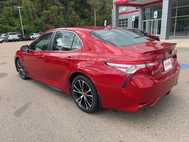 2020 Toyota Camry SE