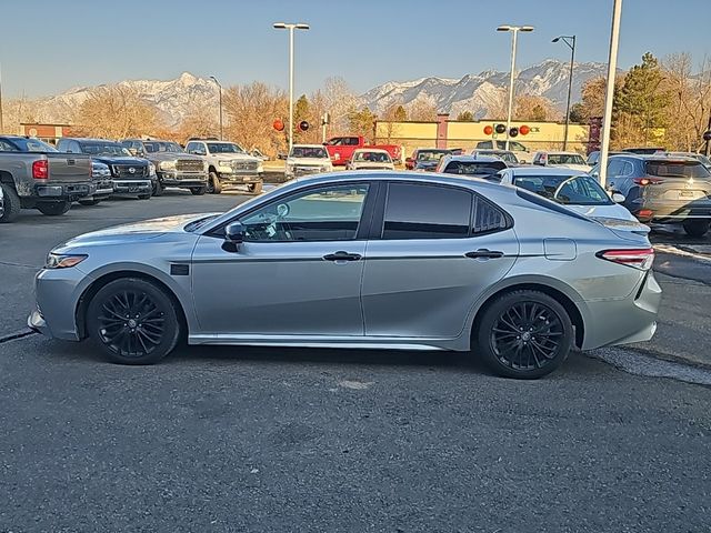 2020 Toyota Camry SE