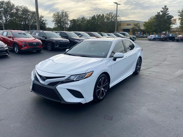 2020 Toyota Camry SE