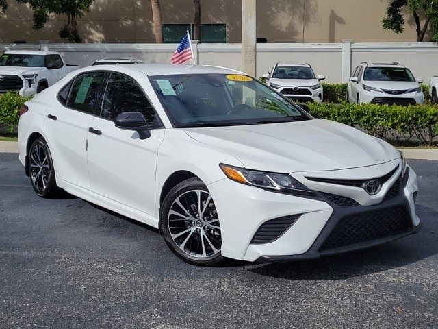 2020 Toyota Camry SE