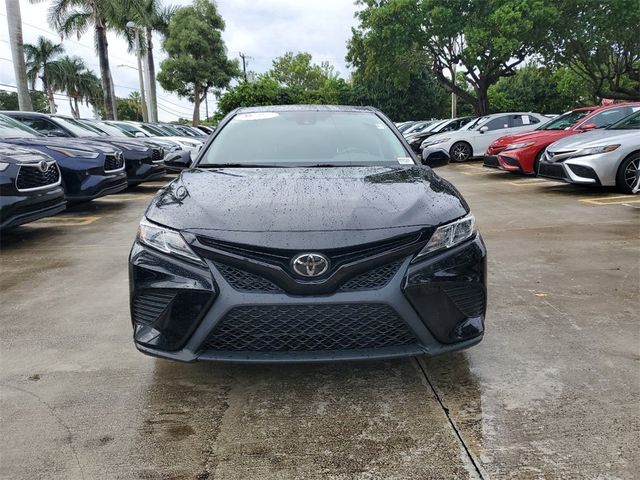 2020 Toyota Camry SE