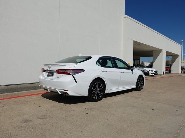 2020 Toyota Camry SE