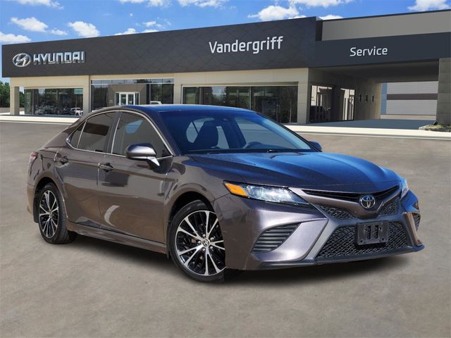 2020 Toyota Camry SE