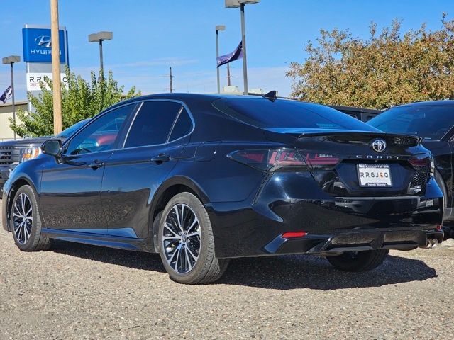 2020 Toyota Camry SE