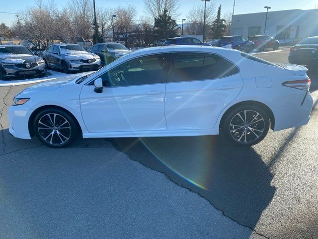 2020 Toyota Camry SE