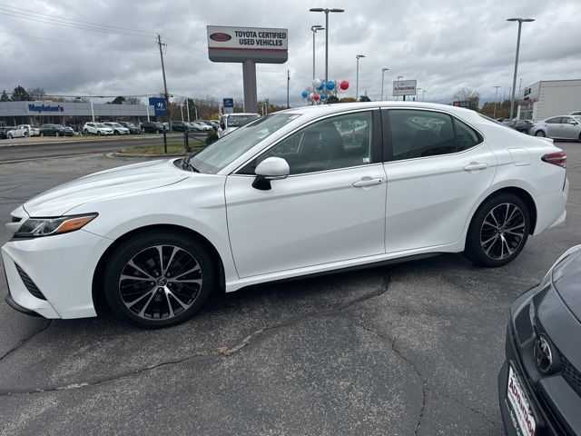 2020 Toyota Camry SE