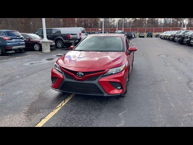 2020 Toyota Camry SE
