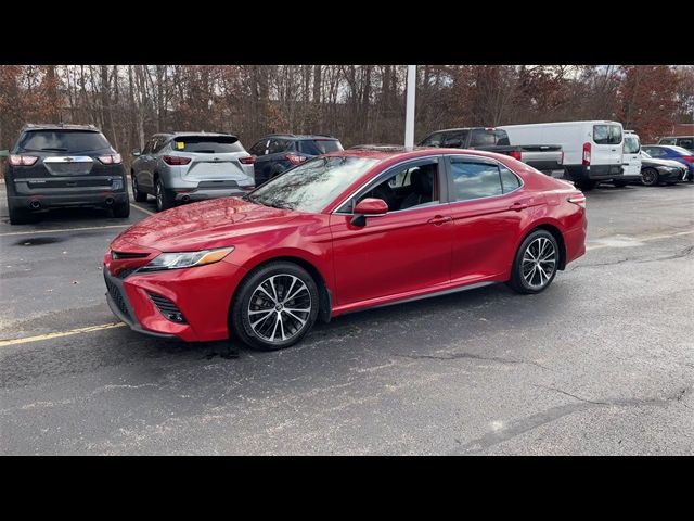 2020 Toyota Camry SE