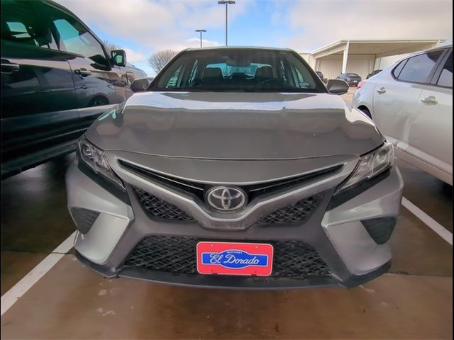 2020 Toyota Camry SE