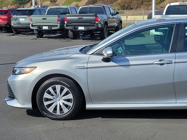 2020 Toyota Camry Hybrid LE