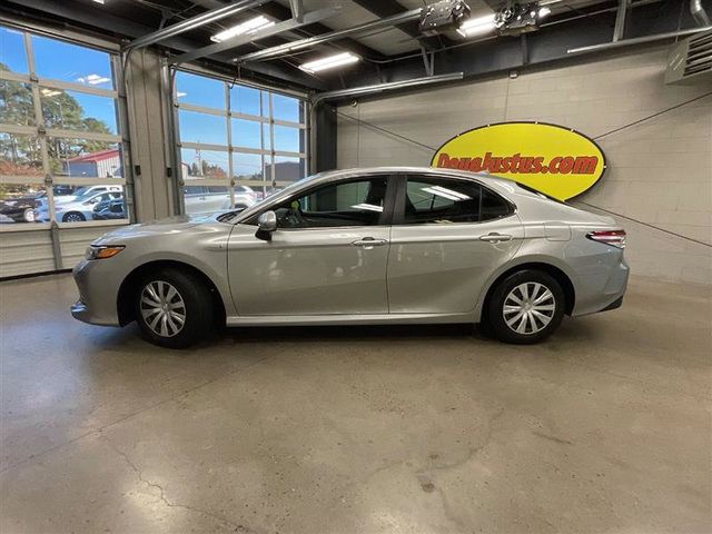 2020 Toyota Camry Hybrid LE