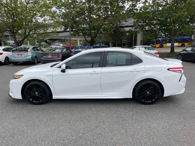 2020 Toyota Camry Hybrid SE