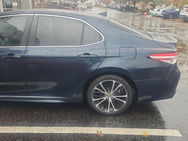 2020 Toyota Camry Hybrid SE