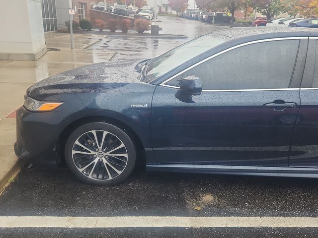 2020 Toyota Camry Hybrid SE