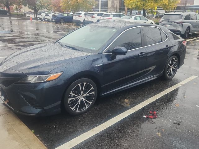 2020 Toyota Camry Hybrid SE