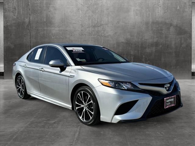 2020 Toyota Camry Hybrid SE