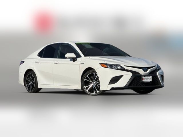 2020 Toyota Camry Hybrid SE