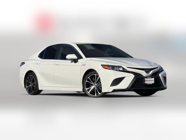 2020 Toyota Camry Hybrid SE