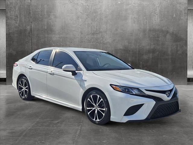 2020 Toyota Camry Hybrid SE