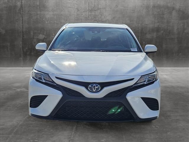 2020 Toyota Camry Hybrid SE