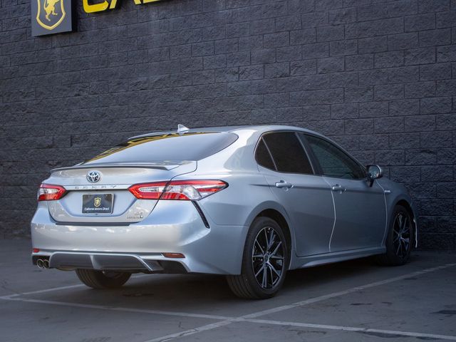 2020 Toyota Camry Hybrid SE