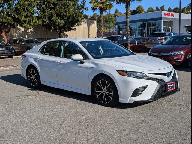 2020 Toyota Camry Hybrid SE