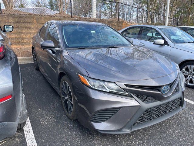 2020 Toyota Camry Hybrid SE