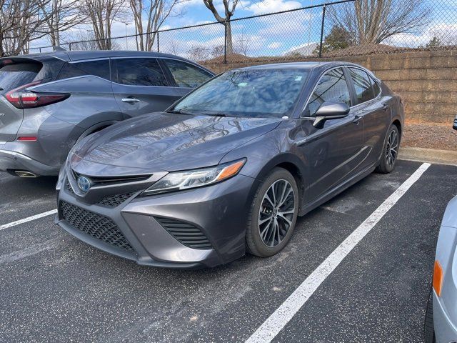 2020 Toyota Camry Hybrid SE