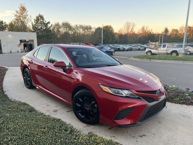 2020 Toyota Camry Hybrid SE