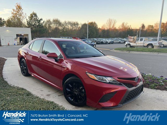 2020 Toyota Camry Hybrid SE