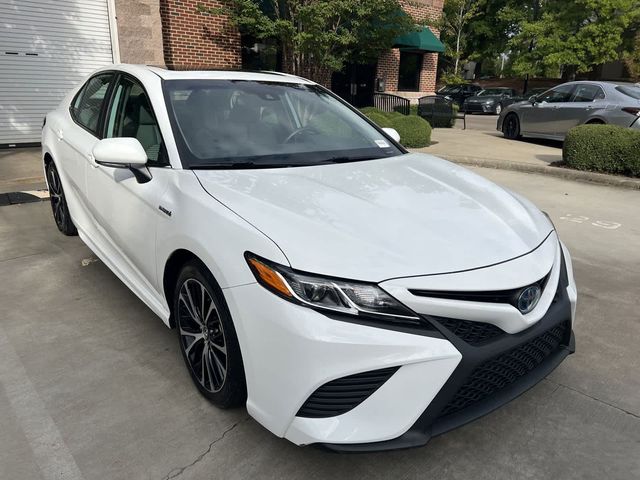 2020 Toyota Camry Hybrid SE