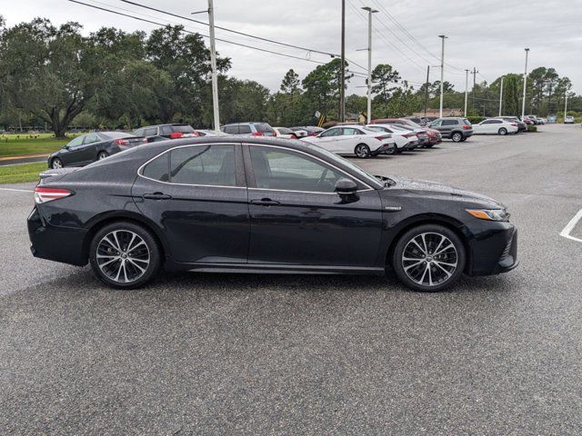 2020 Toyota Camry Hybrid SE