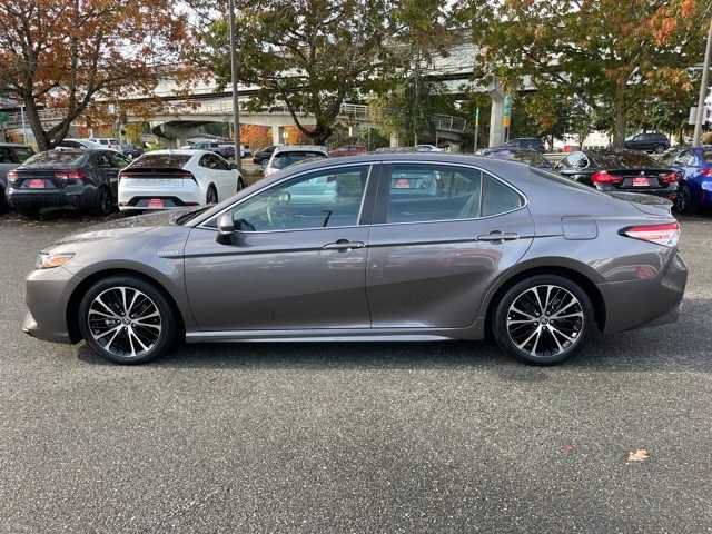 2020 Toyota Camry Hybrid SE