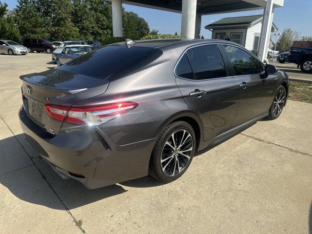 2020 Toyota Camry Hybrid SE